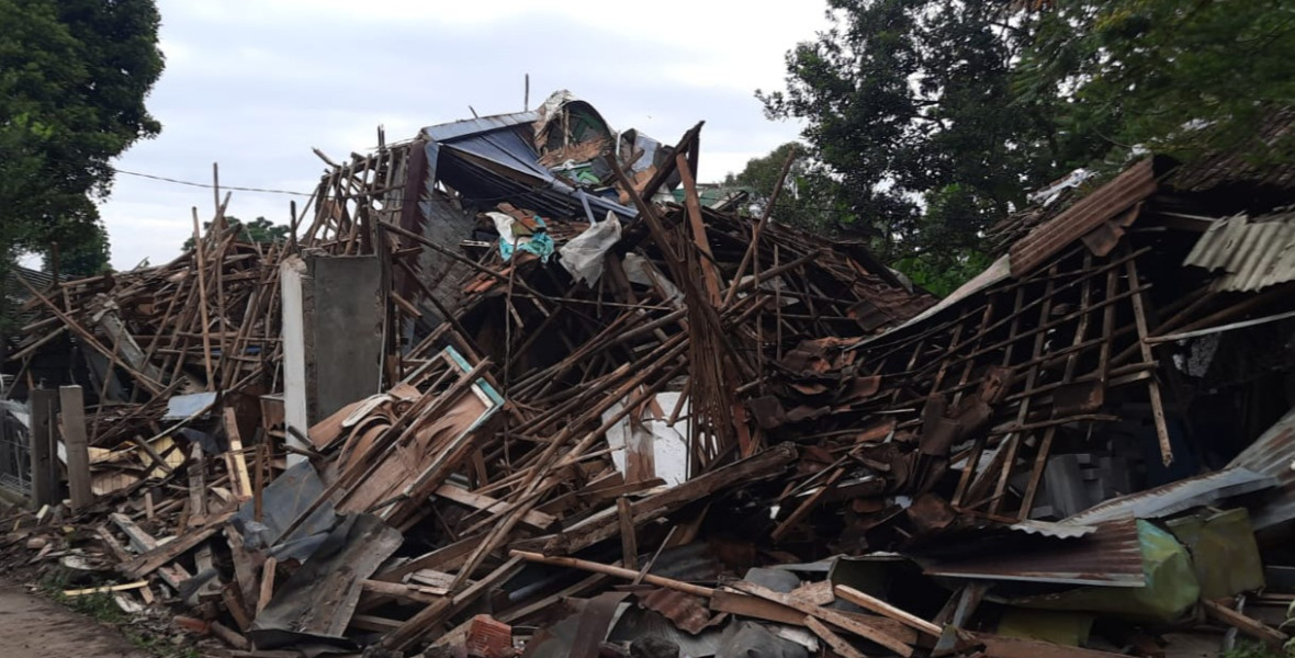 Kondisi rumah warga yang terdampak gempa di Cugenang, Kabupaten Cianjur, Jawa Barat pada Kamis (24/11).